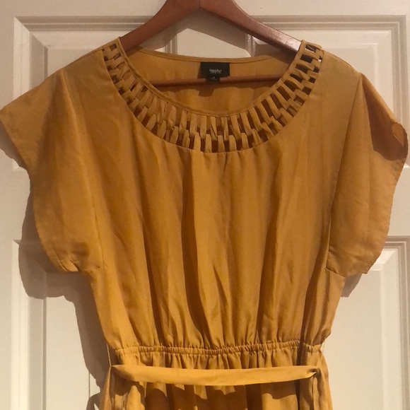 Dress - Picture 2 of 3